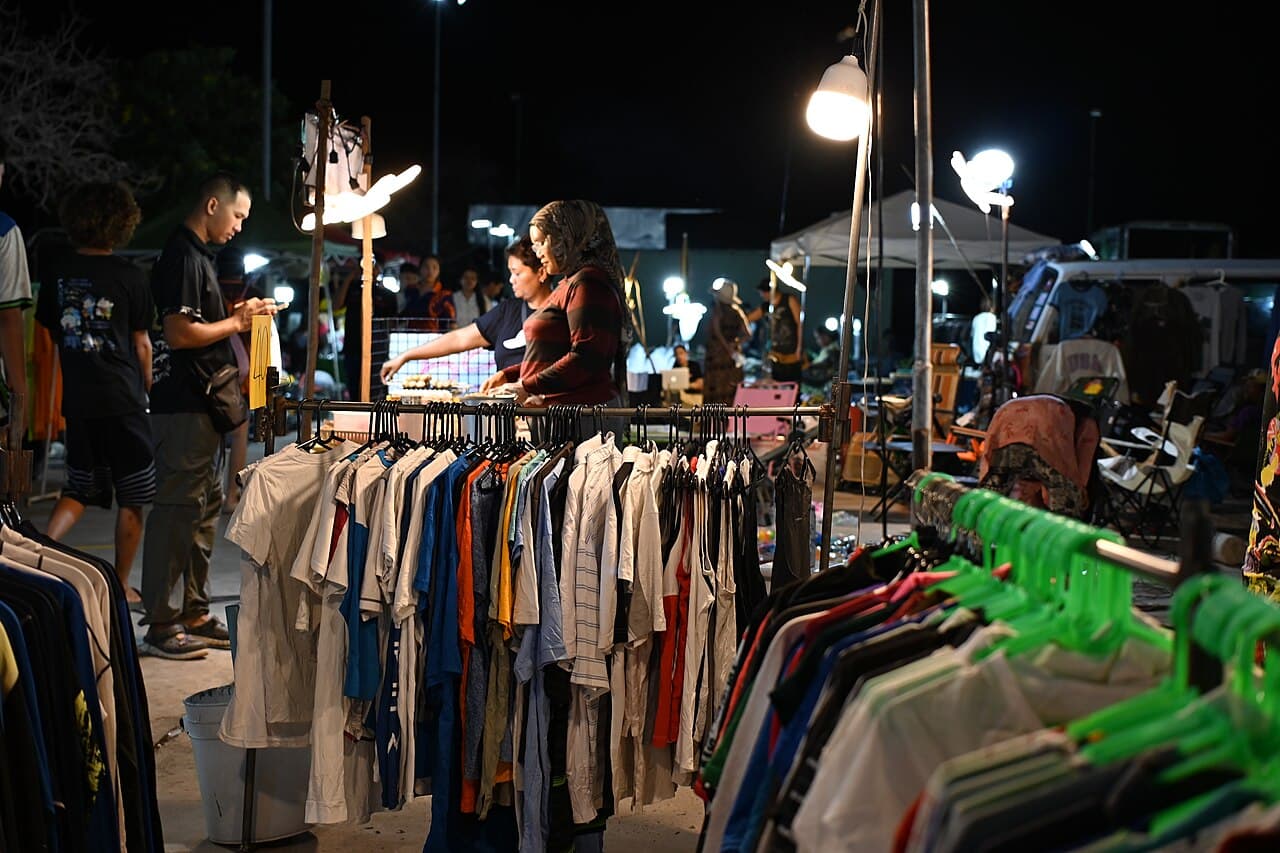 ตลาดนัดชุมชนพฤกษา 3 ของมือสอง-ของกินโซนเรา
